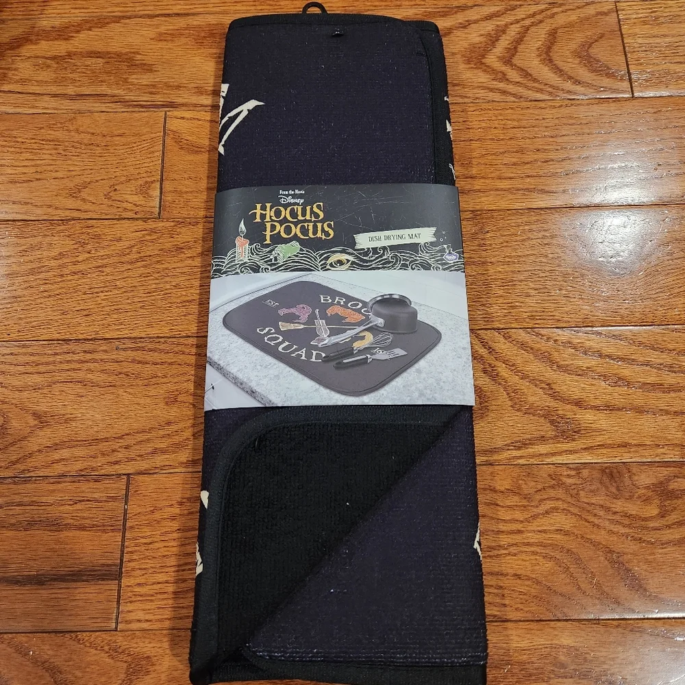 NWT Disney Hocus Pocus Dish Drying Mat 16